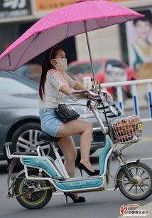 国产踏板车街拍视频,动感十足，魅力无限